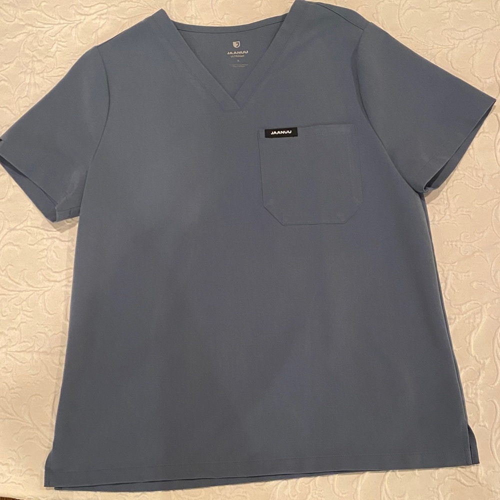 Jaanuu Women’s V-Neck Single Pocket Scrub Top